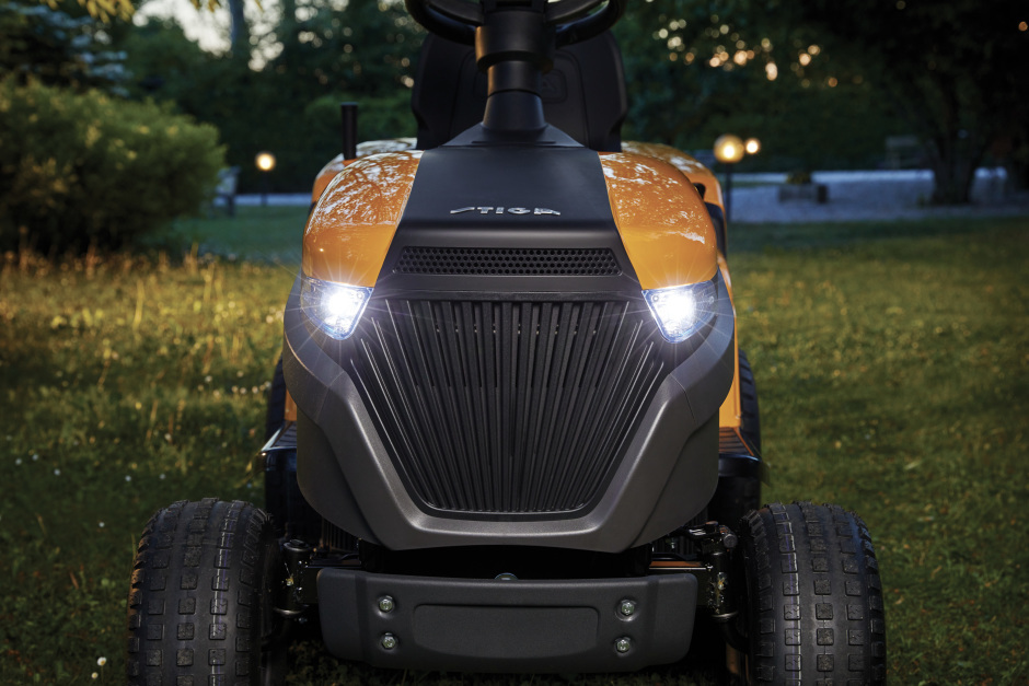 Stiga Estate 584e Battery-Powered Rear-Collect Lawn Tractor with Stepless Electronic Drive