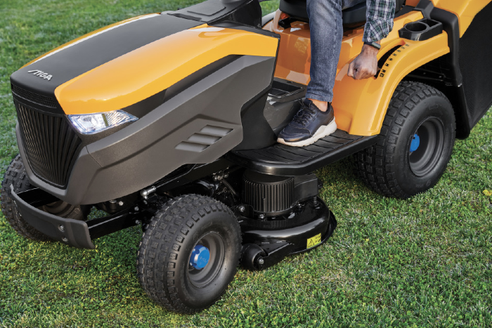Stiga Estate 584e Battery-Powered Rear-Collect Lawn Tractor with Stepless Electronic Drive