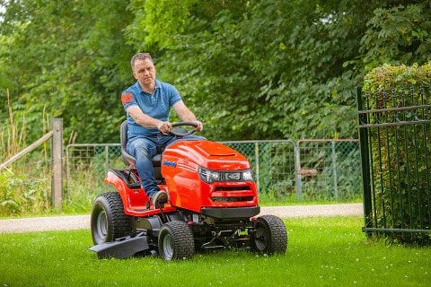 Simplicity Regent SLT175 Side-Discharge V-Twin Garden Tractor with Hydrostatic Drive