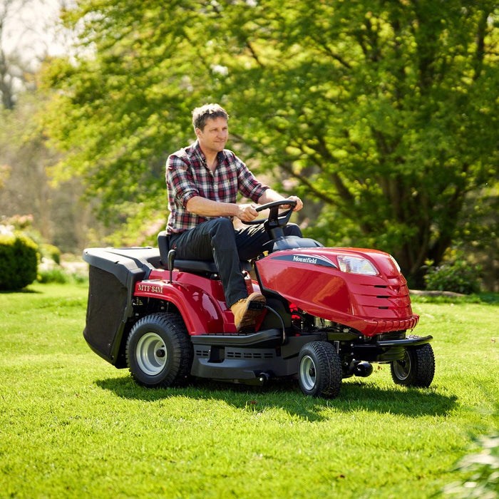Mountfield MTF 84 M Rear-Collect Lawn Tractor with Manual Drive