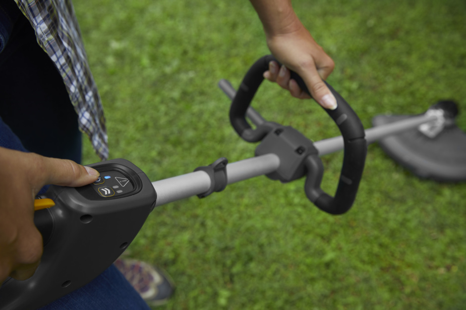 Stiga SBC 700 AE 48v Cordless Brushcutter with 'Loop' Handle (Tool Only)