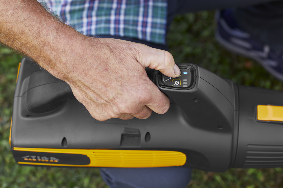 Stiga SAB 700 AE 48v Cordless Leaf-Blower (Tool Only)