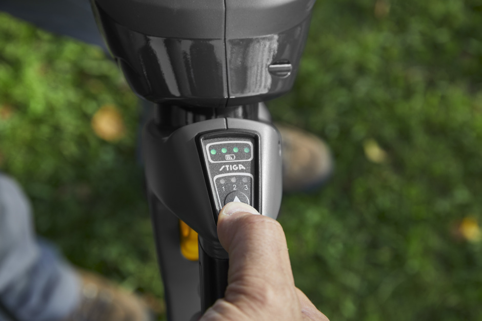Stiga SHT 900 AE 48v Cordless Hedgetrimmer - Electronic Keypad Control and Battery-Status Indicator.