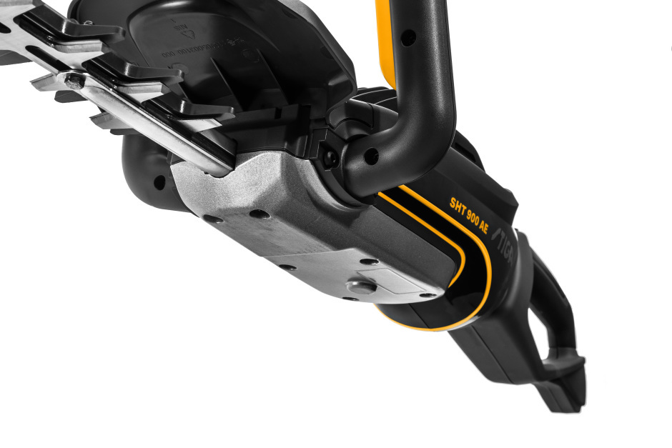 Stiga SHT 900 AE 48v Cordless Hedgetrimmer - Rear-Left View of Underside.