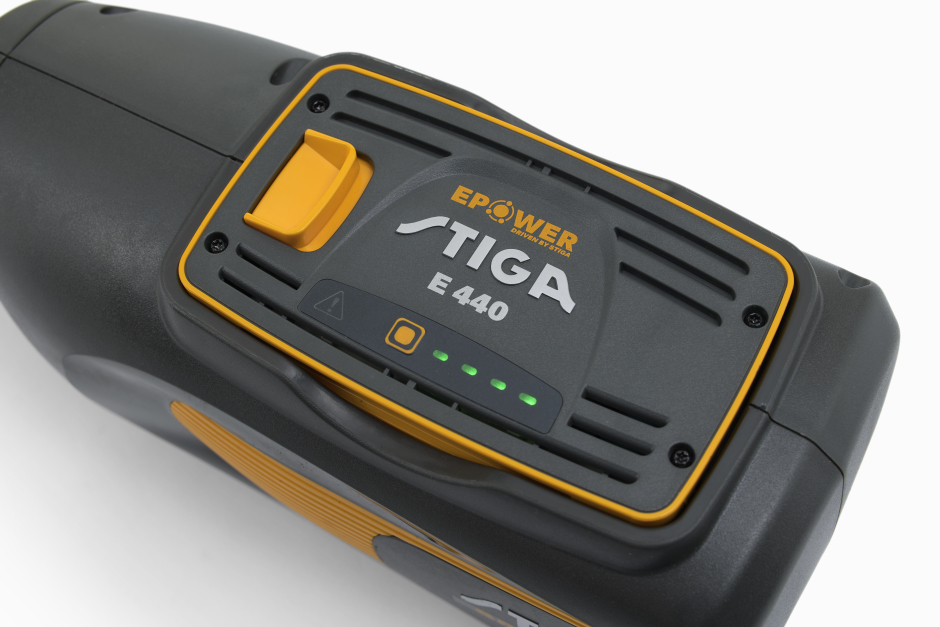 Stiga BC 700e - Stiga E440 48v ePower Battery in Battery Slot.