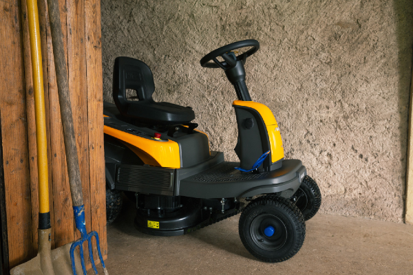 Stiga Swift 372e Battery-Powered Rear-Collect Ride-On Lawnmower with Stepless Electronic Drive
