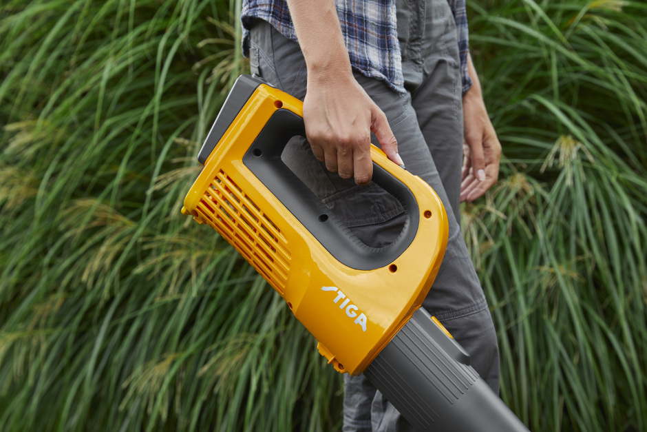 Stiga BL 100e KIT 20v Cordless Leaf-Blower (Inc. Battery & Charger)