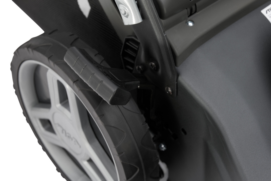 Stiga Combi 955 V - Right-Rear Wheel with Cutting-Height Adjustment Lever.