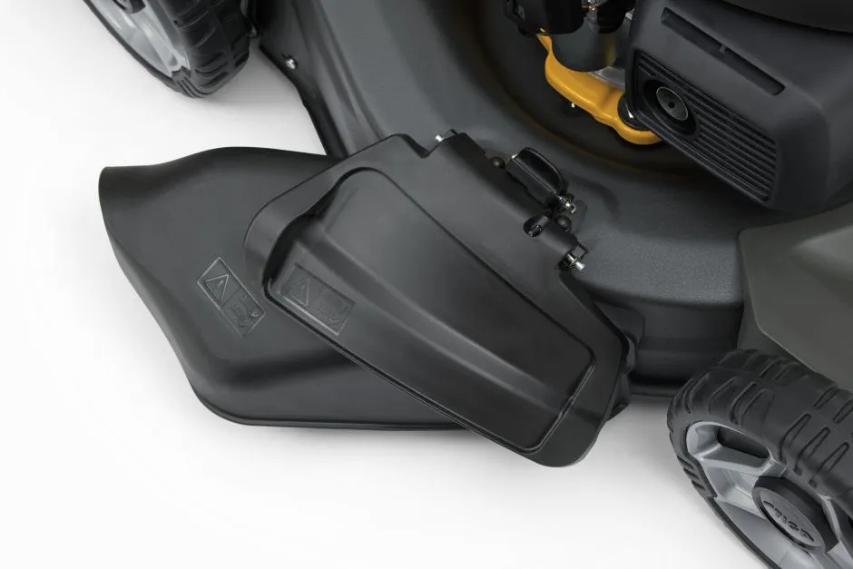 Stiga Twinclip 950 VE - Side-Discharge Chute.