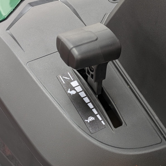 Spectrum DCT38H 38" Lawn Tractor with Hydrostatic Drive