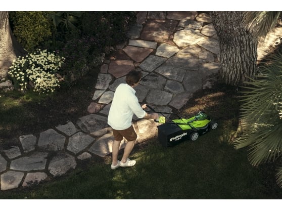 Greenworks G40LM41K2X 40v/41cm Cordless Lawnmower (Inc. 2 x 2Ah Batteries & Charger)