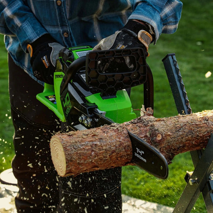 Greenworks GD40CS15K2 40v DigiPro Cordless Chainsaw – 35cm Guide Bar (Inc. 2Ah Battery & Charger)