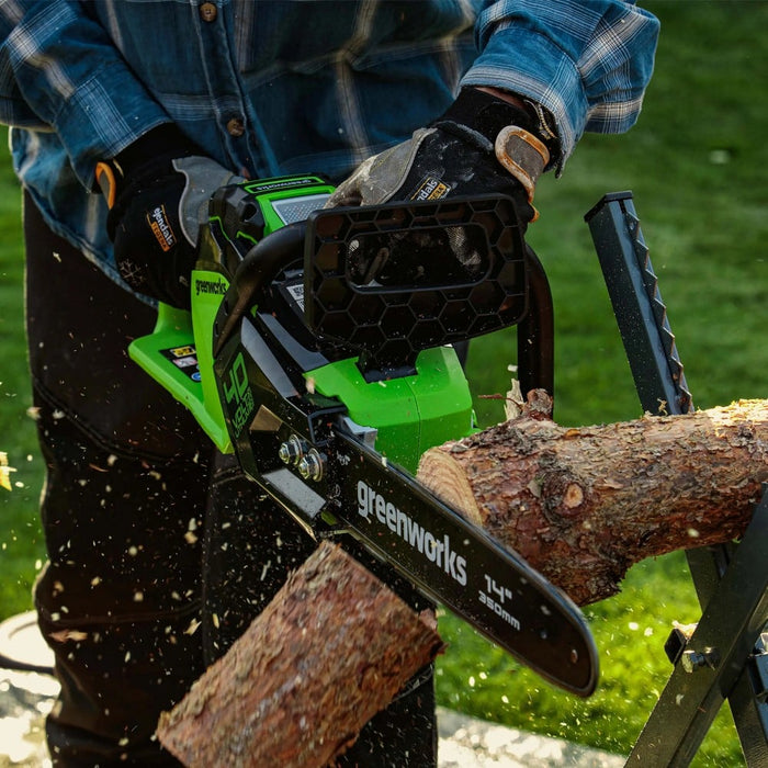 Greenworks GD40CS15K2 40v DigiPro Cordless Chainsaw – 35cm Guide Bar (Inc. 2Ah Battery & Charger)