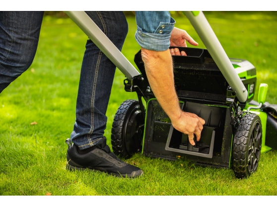 Greenworks GD60LM46SPK4 60v/46cm DigiPro 4-in-1 Self-Propelled Variable-Speed Cordless Lawnmower (Inc. 4Ah Battery & Charger)