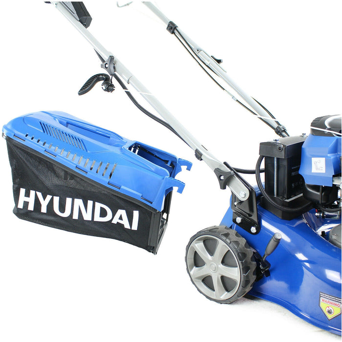 Hyundai 139cc/42cm 3-in-1 Self-Propelled Petrol Lawnmower with Electric Start | HYM430SPE