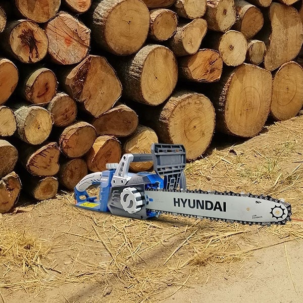 Hyundai 2400w Electric Chainsaw - 40cm Guide Bar | HYC2400E