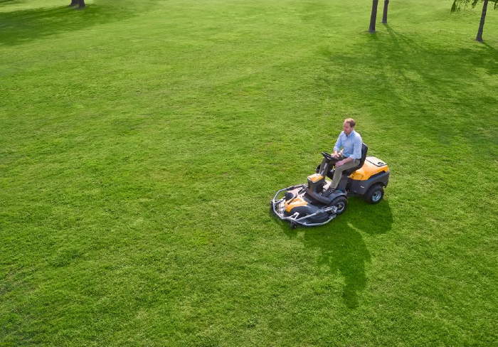 Stiga Park 500 Front-Cut Ride-On Lawnmower (Excluding Deck)