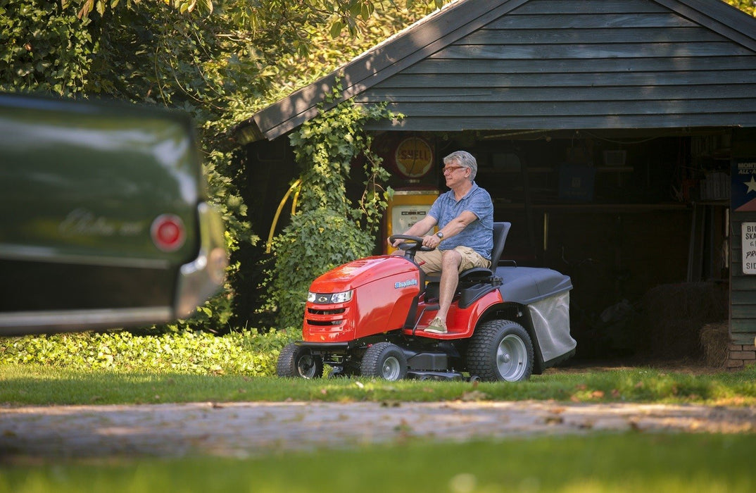 Simplicity Regent SRD360 Rear-Collect V-Twin Garden Tractor with Hydrostatic Drive
