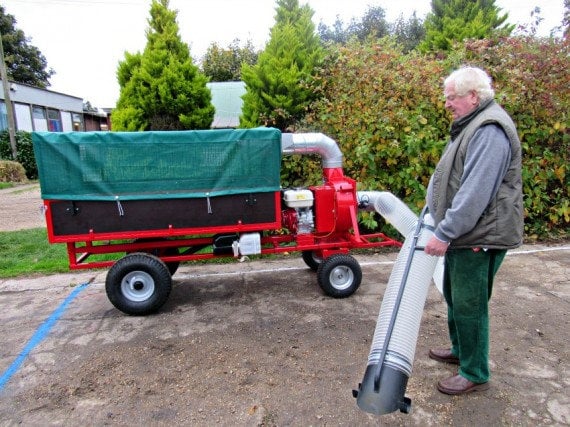 SCH TPSU(1) Hydraulic Trailer-Mounted Leaf-Collection Unit (Single-Pipe Hydraulics)