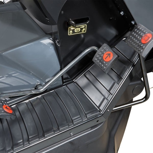 Oleo-Mac OM93/16K Rear-Collect Lawn Tractor with Hydrostatic Drive